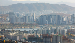 서울 아파트값 상승폭 유지…추가 대책 앞둔 ‘관망세’