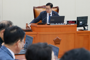 “기후 위기 취약계층 보호 강화”…탄소중립법 개정안 상임위 통과
