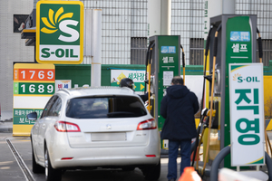 주유소 기름값 2주 연속 하락…다음 주도 떨어질까