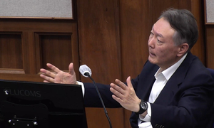 ‘내란 우두머리’ 尹 구형 13일로 연기…“다음엔 끝내야”