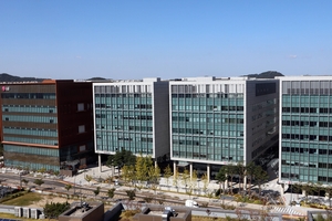 체질전환 선언 LG이노텍, 신사업 ‘몸집 키우기’