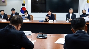 고용부-포스코 재해근절 간담회…장인화 회장 “산업안전 신뢰 회복할 것”