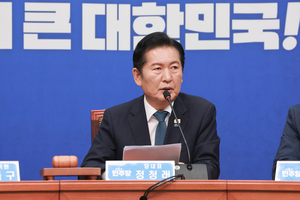 정청래, 민주당 대표 사퇴…연임 도전 공식화