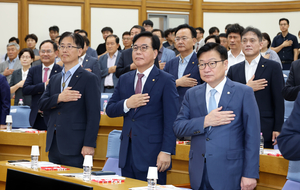 포기한다더니…상임위 7개 ‘주워 먹은’ 국민의힘, ‘백기투항당’됐다