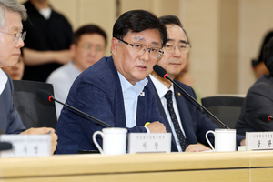 김성환 기후부 장관의 ‘원전 유턴’…“재생에너지만 늘리면 산업 경쟁력 타격”