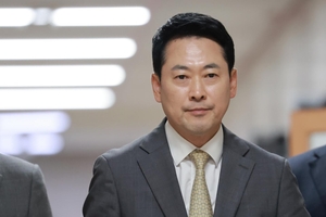 李대통령과 ‘지지율 동반하락’ 국힘…“만년 소수당” 경고 나온 이유