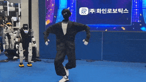 “사랑해요” 하트 그리며 춤추는 로봇…코엑스 홀린 휴머노이드