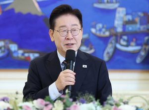 “20%대 가능성” 李 지지율 경고음인데…‘국면 반전 카드’ 안 보인다