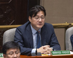 홍익표 “연임 논란 유감…李대통령, 분명하게 의사 밝힐 것”