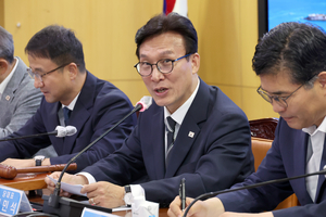 김민석 “한동훈 사건, 檢 유출자 의법조치”… 韓 “金 허위사실 형사조치”