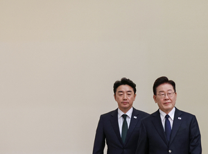 강훈식 靑 비서실장 사의…내각 인사 책임론 속 인적쇄신 신호