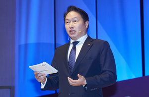 최태원, 젠슨 황에 “엔비디아는 두뇌·SK는 기억”…AI 동맹 강조