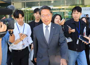 김승원 결국 물러났다…與 “결단 존중”, 野 “인사검증 책임”