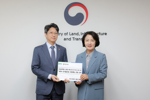 추미애 경기도지사, 국토부 장관 만나 철도 40개 사업 국가철도망 반영 요청