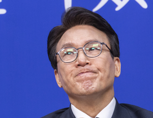 집권 1년여 만에 ‘봉숭아학당’ 된 더불어민주당