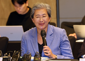 韓 다시 찾은 리사 수…이번엔 韓 NPU·삼성 파운드리 동맹 넓히나