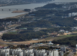 서울 아파트값 상승폭 0.09%로 축소…강남3구 하락세 심화·외곽은 상승