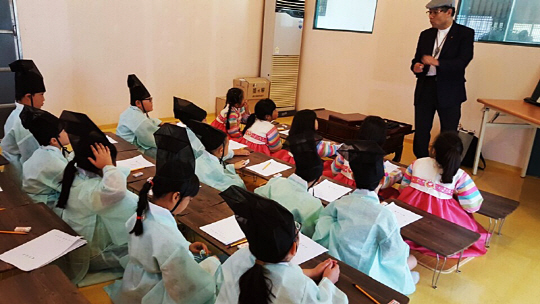 8면-양감예절학교 경암서당-한문교육