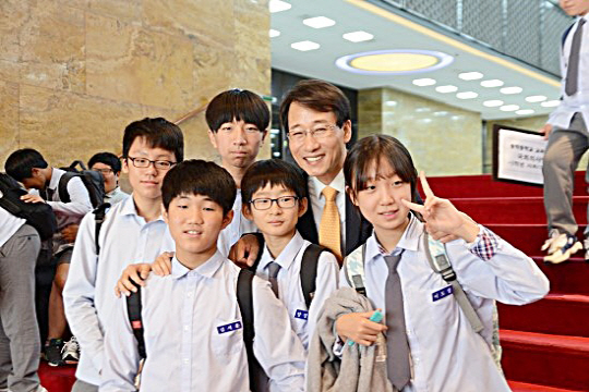 8면-11