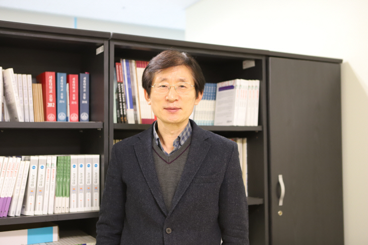 201206_황성근 교수