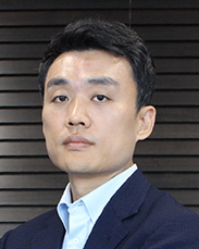 꾸미기1강동원법무법인정의대표변호사(1).jpg