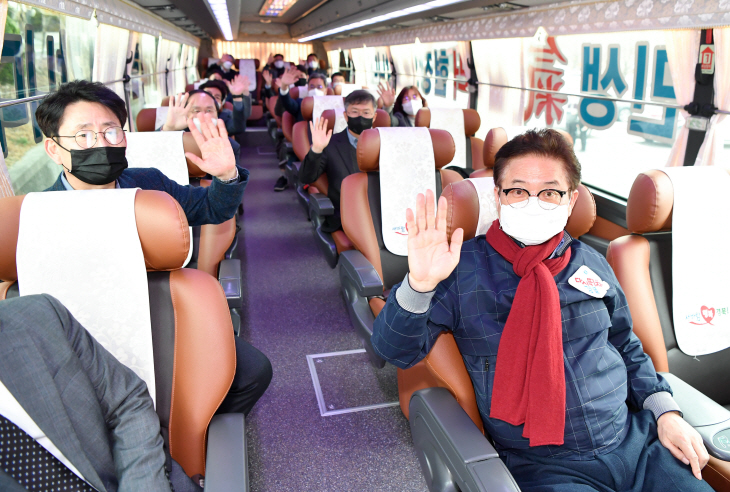 이철우 경북지사 새바람 행복버스 타고 민생투어