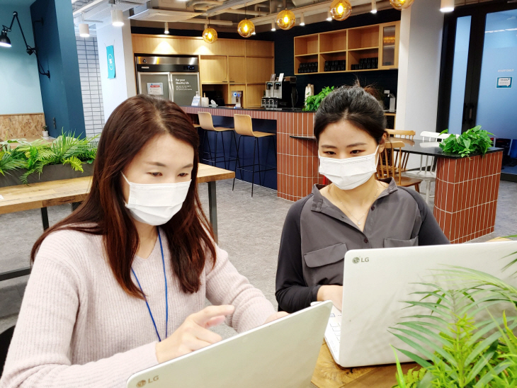 사진_LG이노텍 거점 오피스_직원들