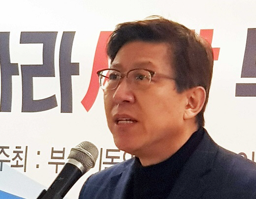 박형준 “‘예배 허가제’ 제안 김영춘 후보··· 이해 못 해