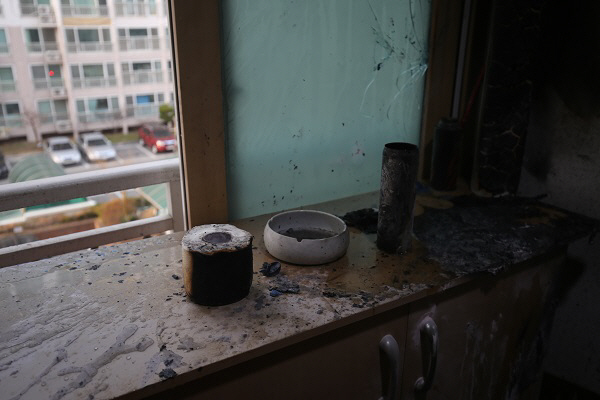 담배꽁초 등 부주의 화재 사진