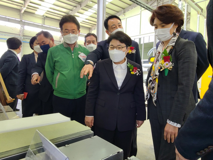 임이자 의원 이철우한정애 장관과 함께 상주시 방문