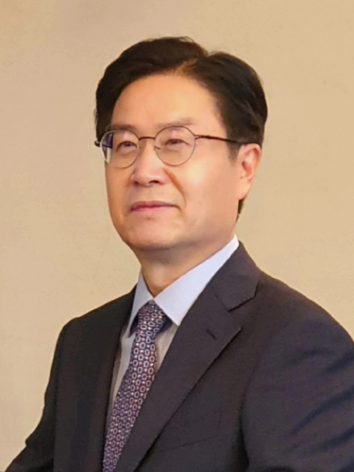 이래운 신임 회장 프로필 사진