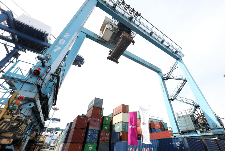 0503 U+5G 스마트항만 초석 다진다(가로3)