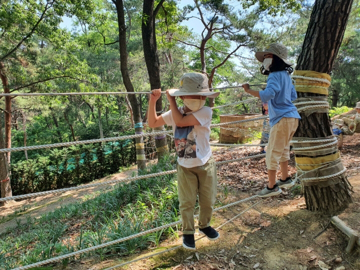 아지동 유아숲체험원 체험하는 아이들