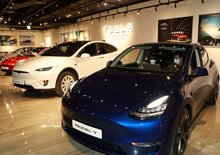 테슬라 모델 Y (가로컷 7)