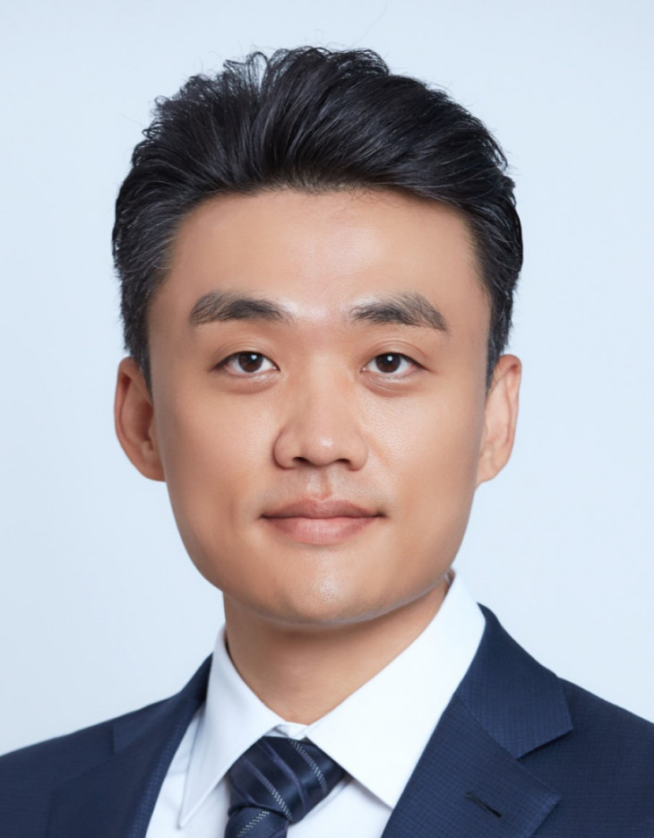 꾸미기124압대표님사진.jpg