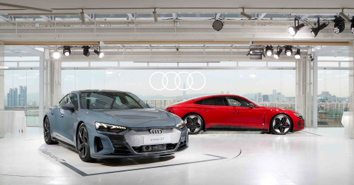 아우디가 공개한 전기차 'e-트론 GT'와 'RS e-트론 GT'