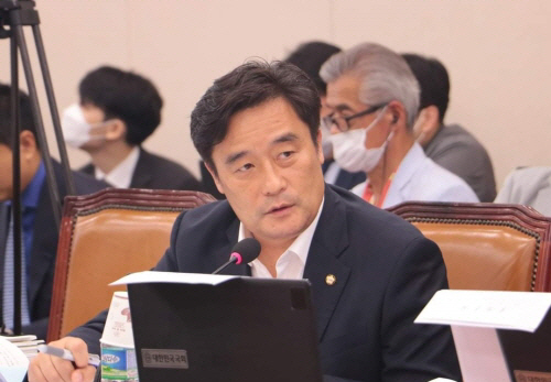 정동만 “소상공인 지원, 청년일자리, 기업 활성화는?”