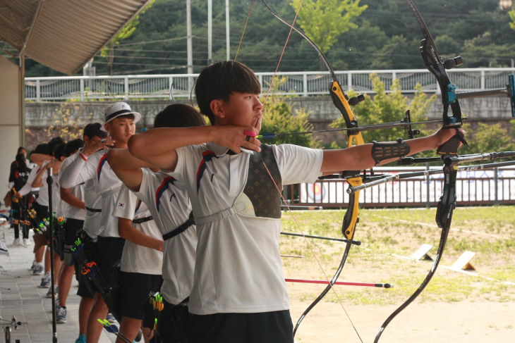 유소년궁사들이훈련하는모습