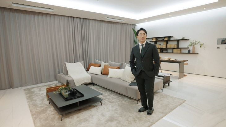 롯데건설 유튜브, 김갑생할머니김 이호창 본부장 협업