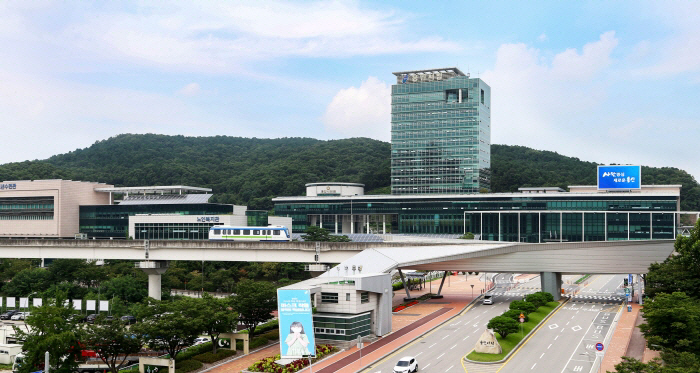 2021092001000771400032283