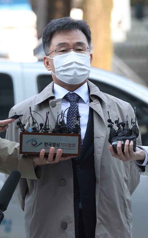 질문 답하는 김만배