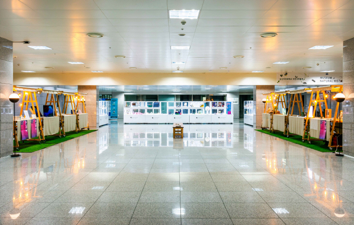 2. 아트창업 박람회 展 전시장 1