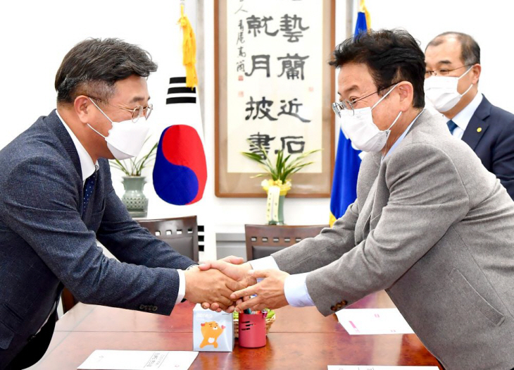 윤호중 민주당원내대표 면담