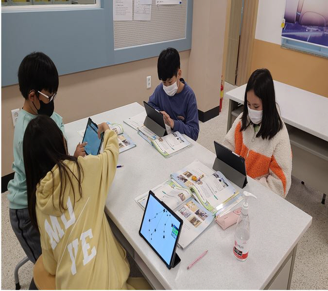 지능형 과학실 활용 수업 모습