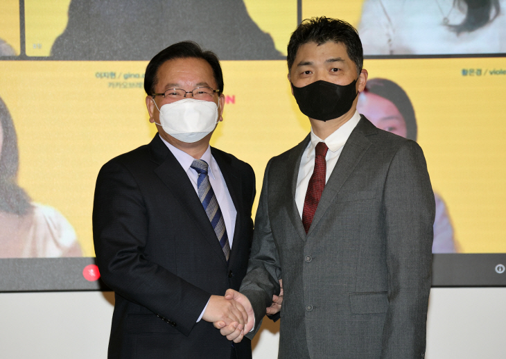김범수 카카오 의장 만난 김부겸 총리<YONHAP NO-3603>