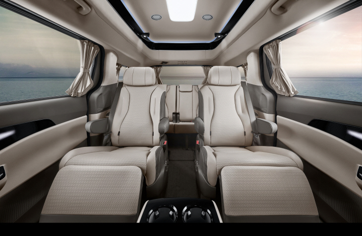 201109 (사진3) 기아자동차, 카니발 하이리무진 출시