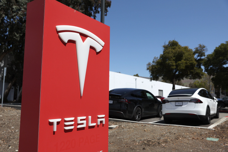US-TESLA-REPORTS-QUARTERLY-EARNINGS