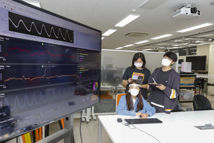 [사진] 상명대 학생들의 연구 장면