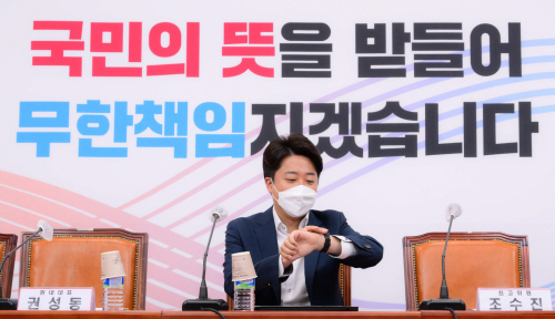 2022062701000965700040321