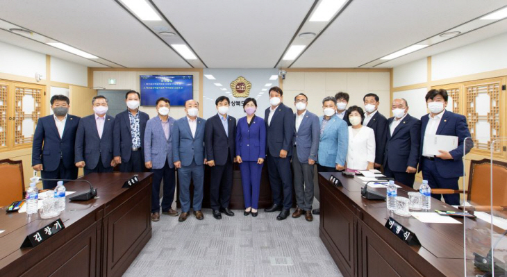 예산결산특별위원회 단체사진